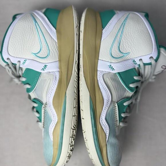 Size 9- Nike Sue Bird x Kyrie Infinity Golden Tribute - Picture 6 of 9